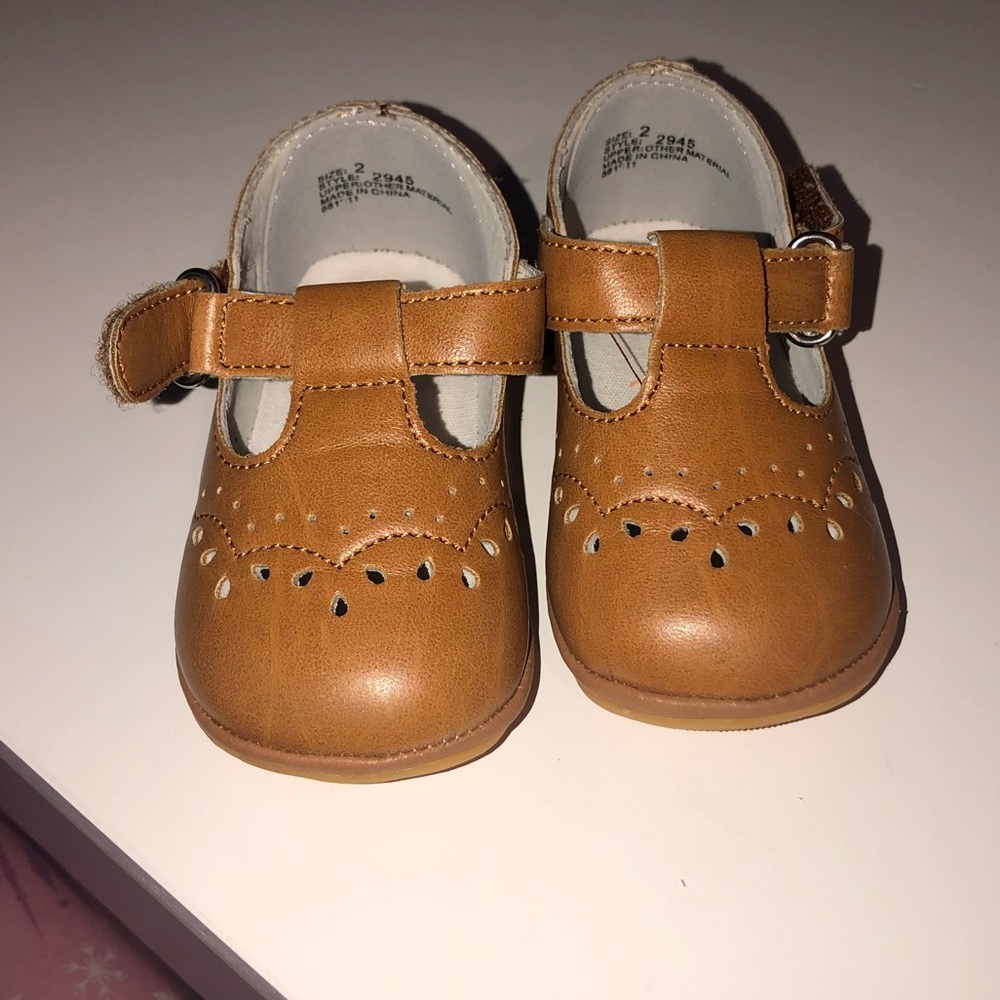 Size 2 tan l’amour angel Mary Janes like new